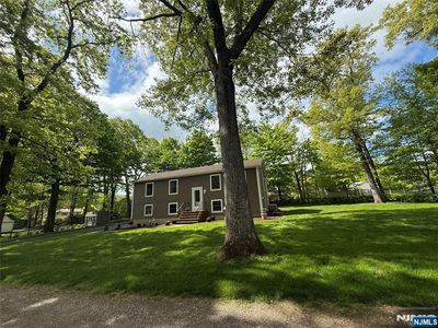 10 Monique Ln