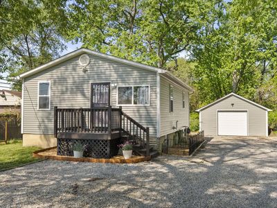 3637 S Champion Ave