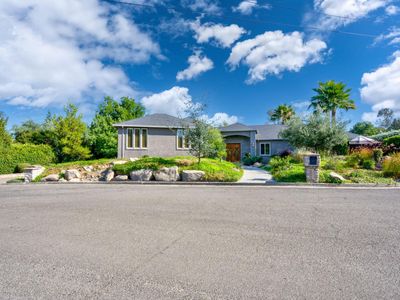 6190 Country Ct