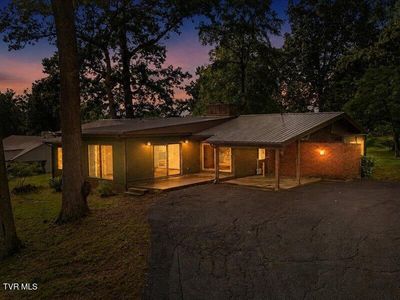 107 Oak Ln