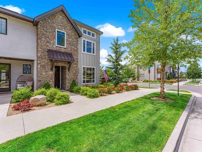 4453 E Parkcenter Blvd