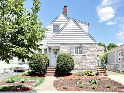 140 Carlyle Ct