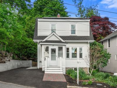 27 Governor Rd