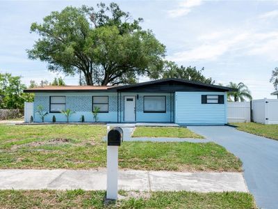 415 Country Club Dr