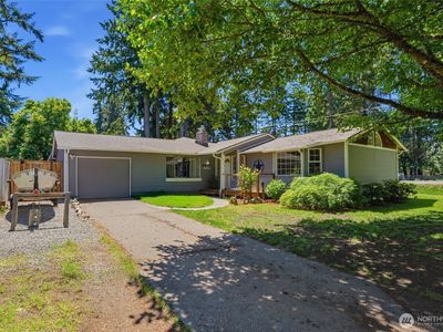 3220 SE Azalea Avenue