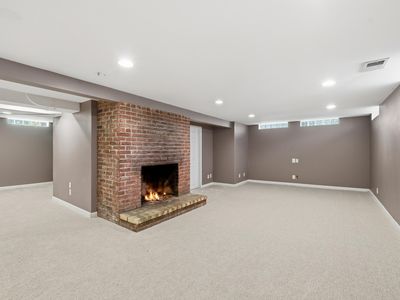 3131 Parkview Blvd