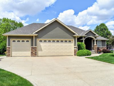 211 E Sawgrass Trl