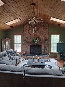212 Beechwood Ln
