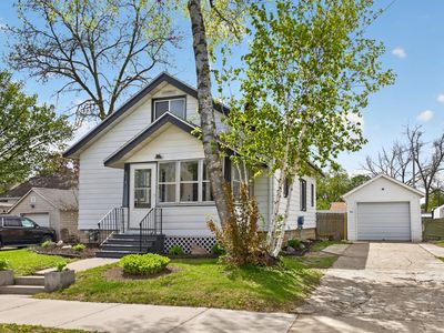 616 6th St SE