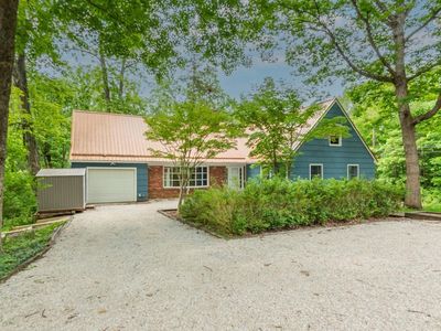 390 S Lori Ln