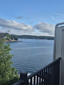 98 Jonathan Dr #4C