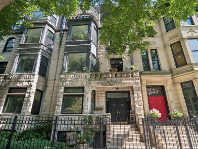 1329 N Dearborn St APT 3