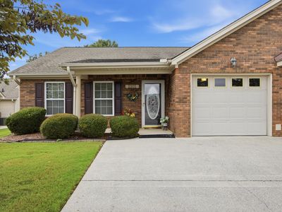 2101 Applebrook Dr