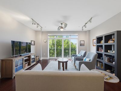 444 Blount St #325