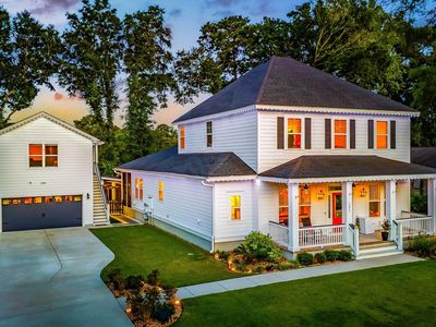 1055 Stonehenge Dr