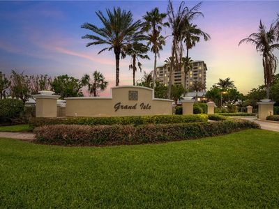 3702 N A1a APT 801
