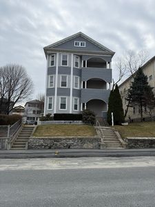 49 Perry Ave