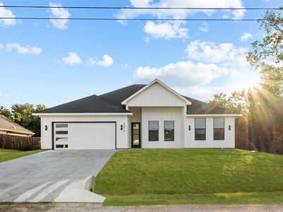 5815 Belaire Cir