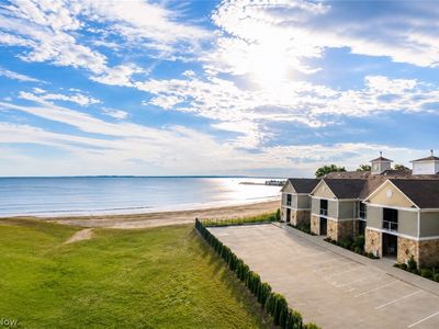 3191 N Beach Towne Ct