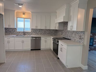 42 Acacia Dr