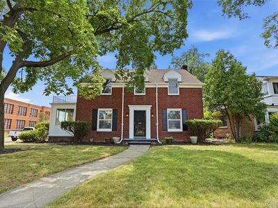 4243 W Outer Dr