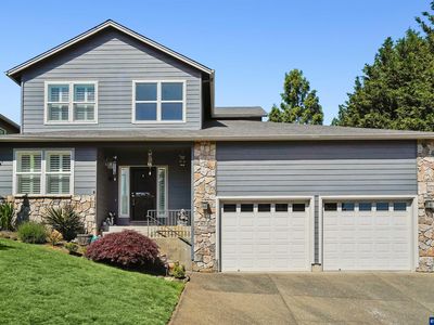 973 Eisenhower Dr NW