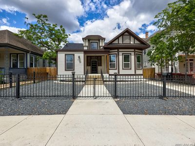 507 W Mistletoe