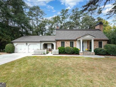 4220 Exeter Close NW