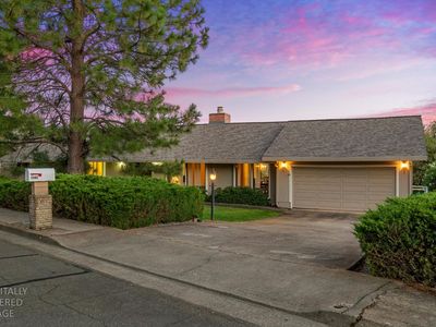 1582 Barrett Dr