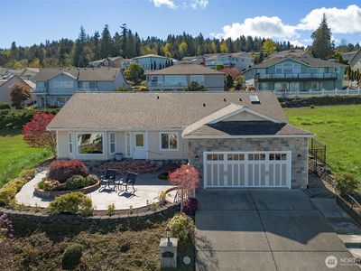 31 Topaz Way