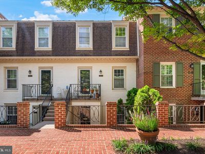 3291 Sutton Pl NW APT D
