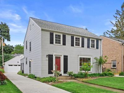 5821 North Santa Monica BOULEVARD