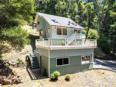 1060 Redwood Dr