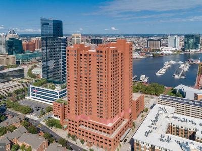 10 E Lee St UNIT 2405