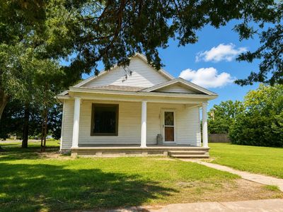 301 N Kansas Ave