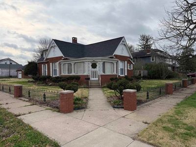 27 N Edwards St
