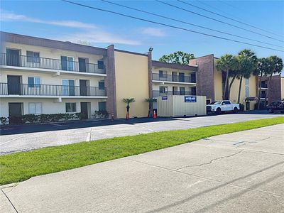 4435 1st St NE Unit 103