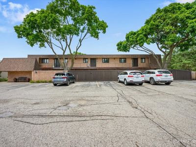 520 E Main St E APT 1C
