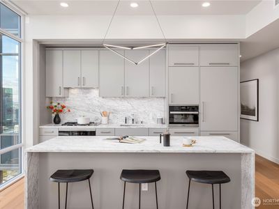 121 Stewart Street #3402