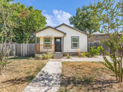 313 E Texas Ave