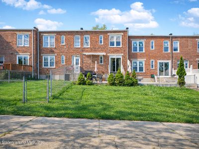 62 Arnold St