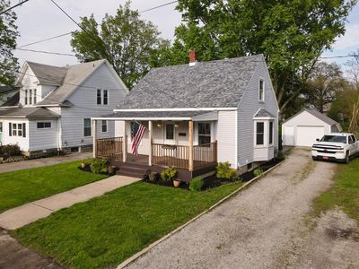 731 N College Ave