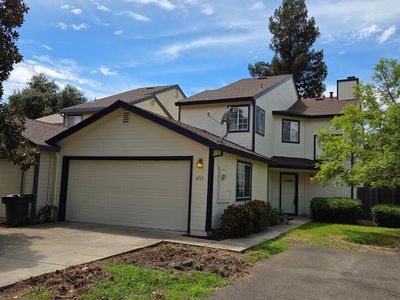 2717 Hoffman Woods Ln