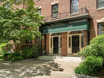 137 Freeman St APT 3A