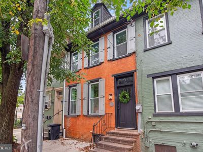 442 N Queen St