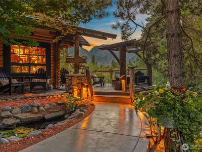 225 Lovely Lane
