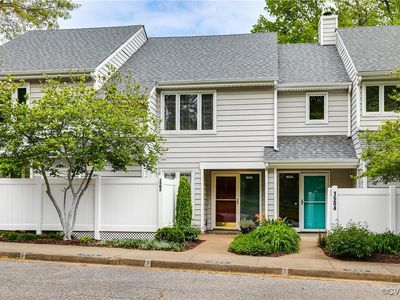 1502 Sycamore Square Dr