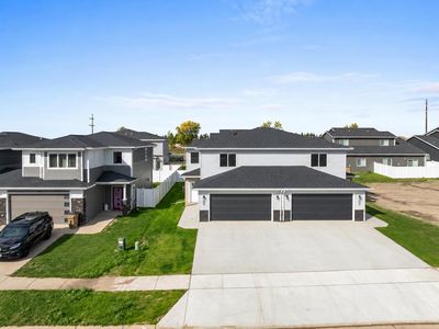2413 Landmark Dr
