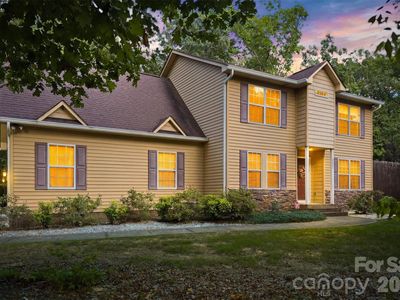 802 White Oaks Cir