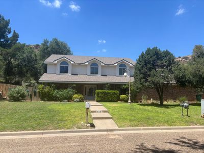 111 Lake Shore Dr S